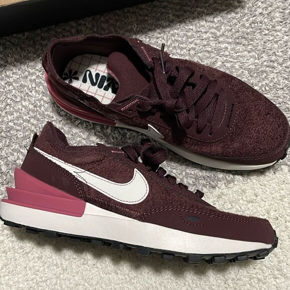 NWOB- Nike Women’s Waffle One SE- 5